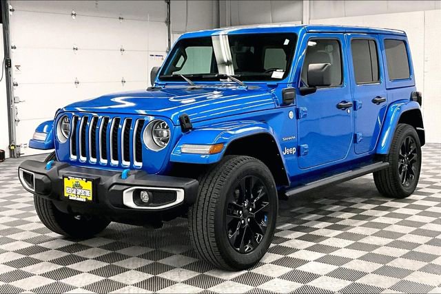 Used 2022 Jeep Wrangler Unlimited Sahara w/ Cold Weather Group image 12