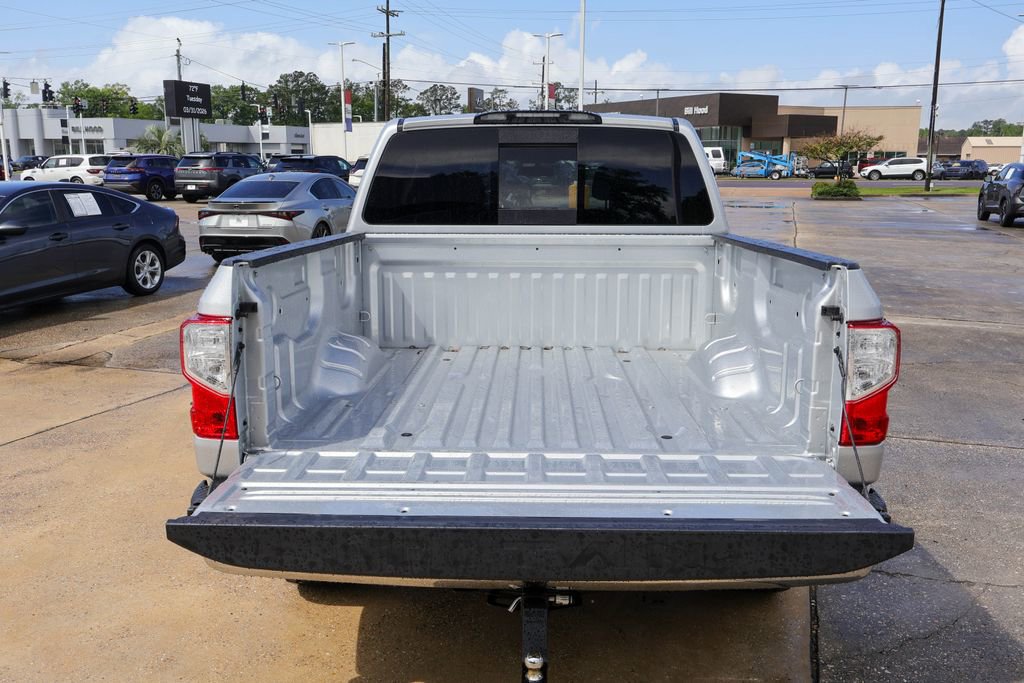Used 2019 Nissan Titan SV image 25