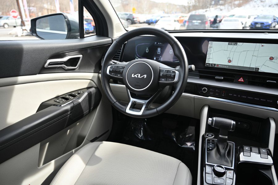 Used 2023 Kia Sportage EX image 13