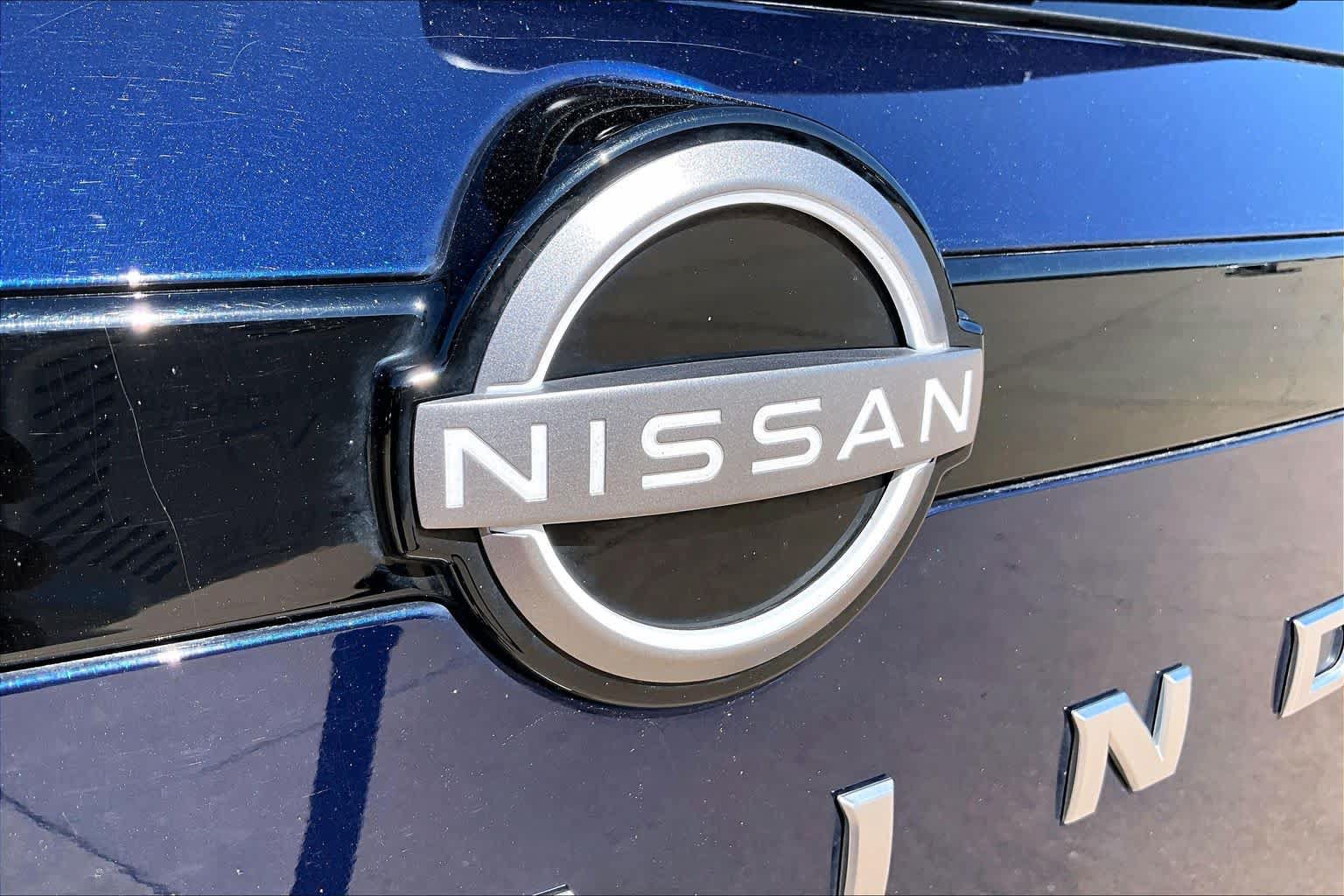 Used 2025 Nissan Pathfinder SV AWD/4WD image 28