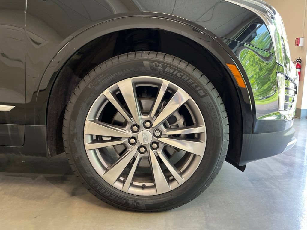 Certified 2024 Cadillac XT5 Premium Luxury w/ LPO, Floor Liner Package AWD/4WD image 7