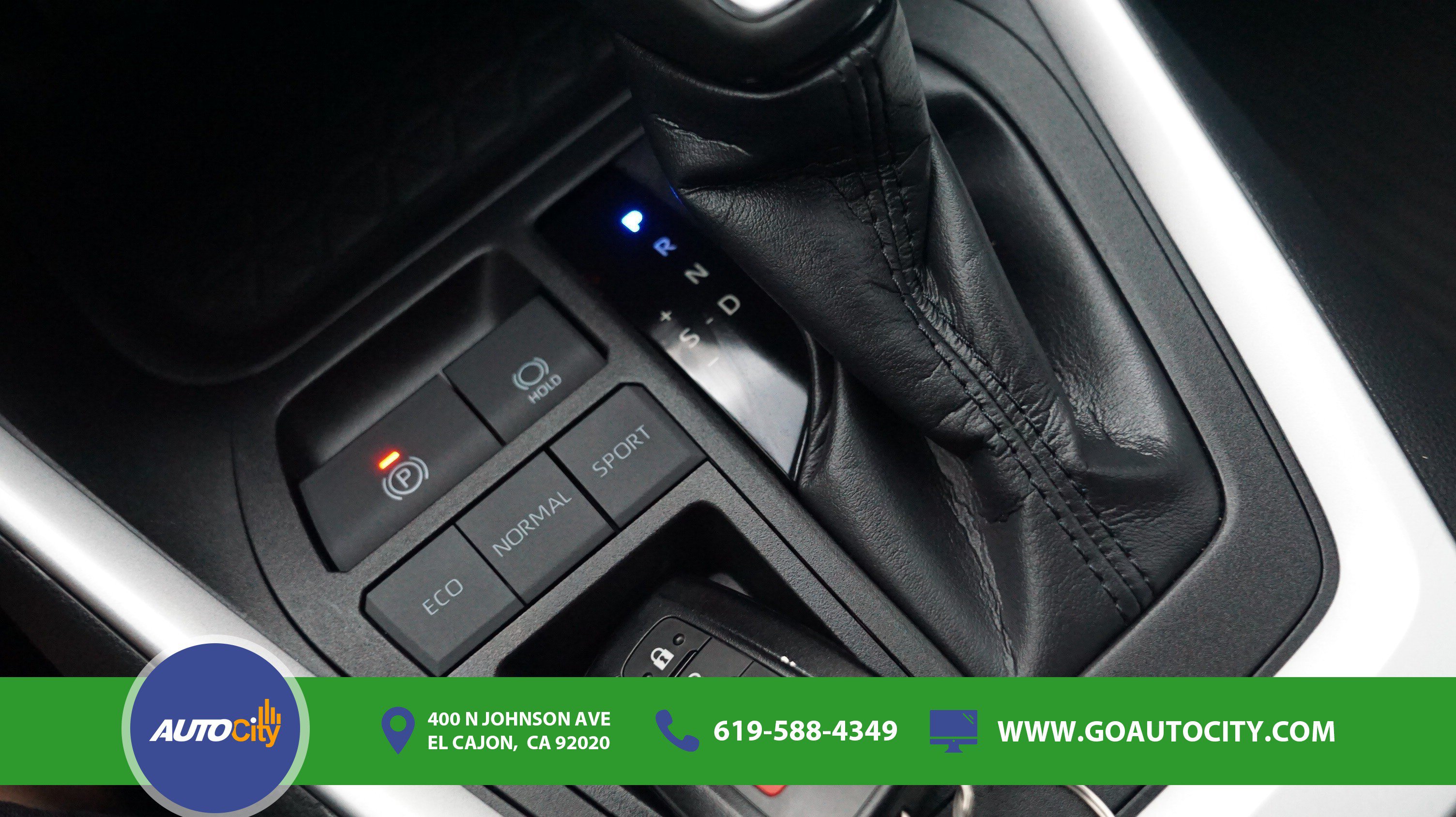 Used 2022 Toyota RAV4 XLE Premium FWD image 25