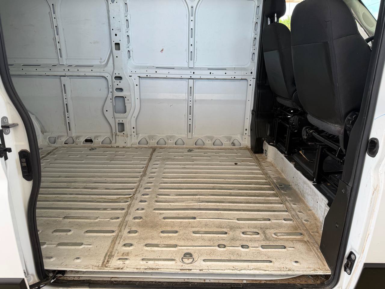 Used 2025 RAM ProMaster 2500 w/ Convenience Group FWD image 26