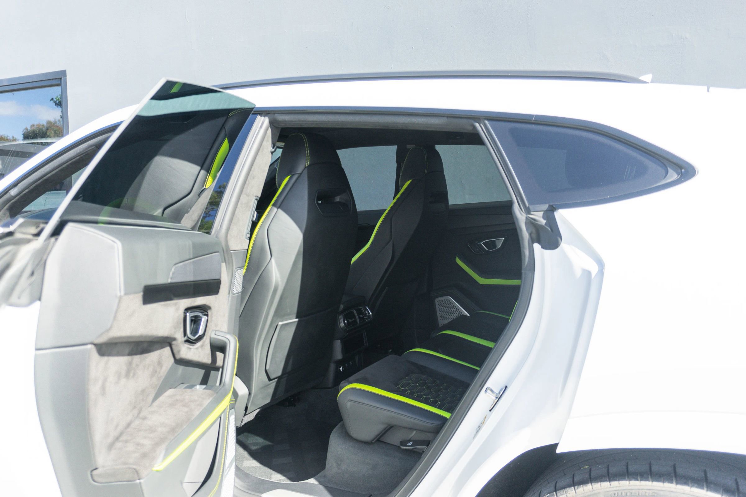 Used 2022 Lamborghini Urus image 44