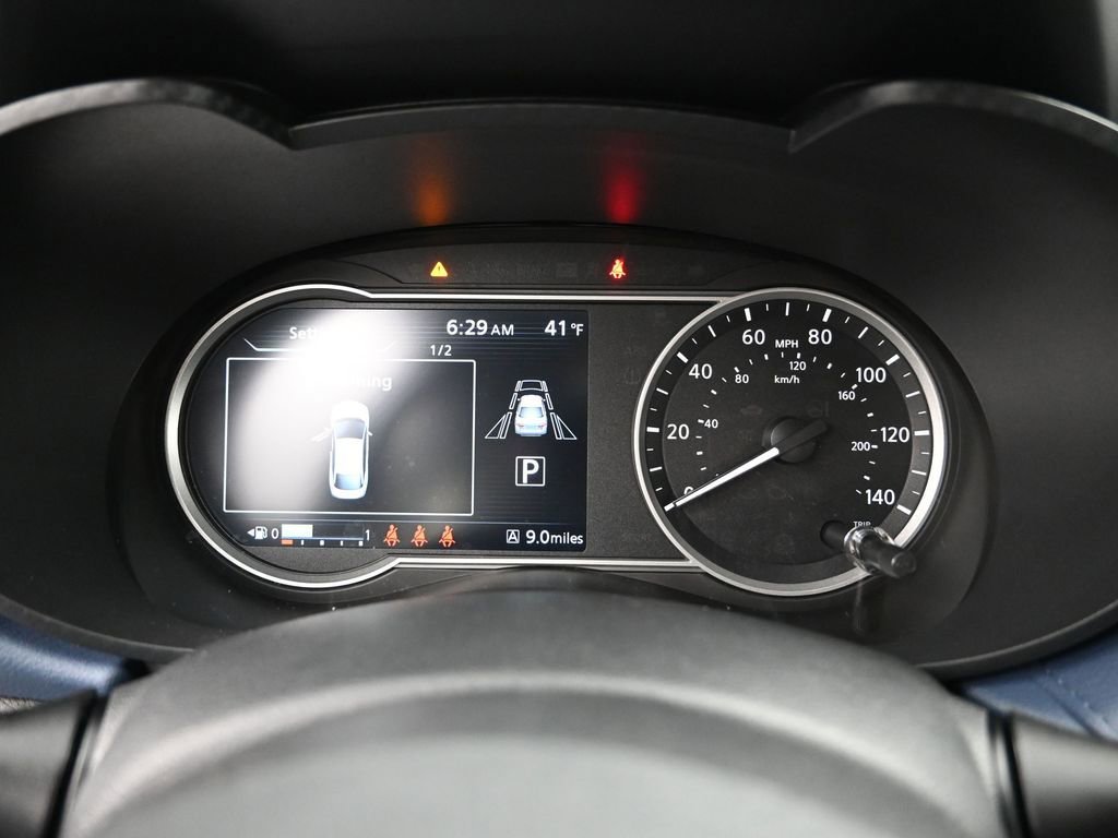 New 2025 Nissan Versa SV w/ Trunk Package FWD image 15