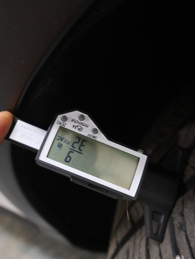 Used 2021 Toyota Highlander L FWD image 35