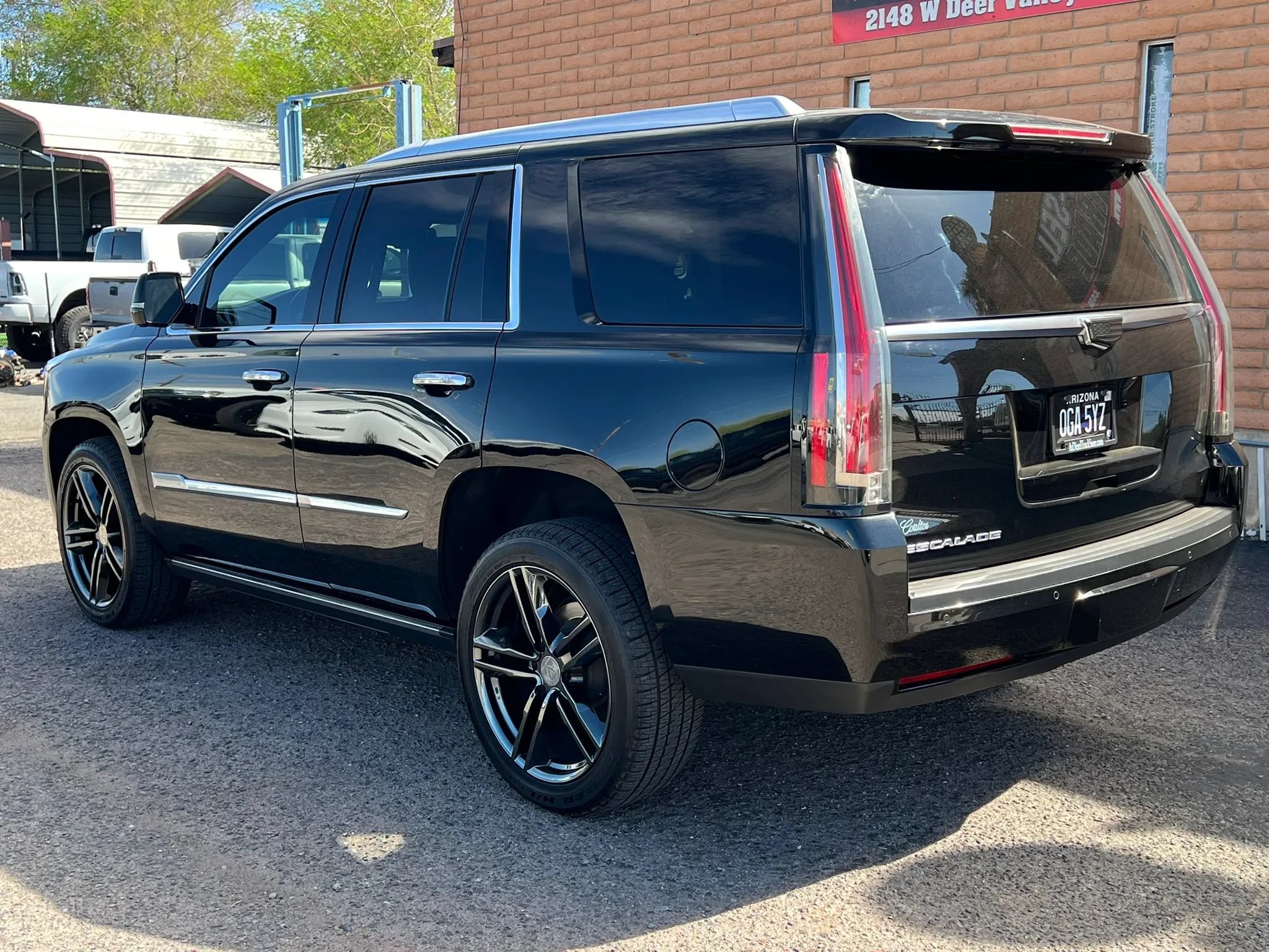Used 2016 Cadillac Escalade Platinum AWD/4WD image 9