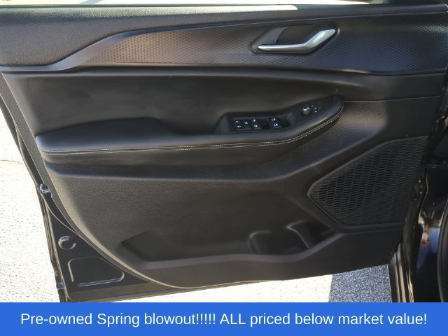 Used 2025 Jeep Grand Cherokee Laredo X AWD/4WD image 20