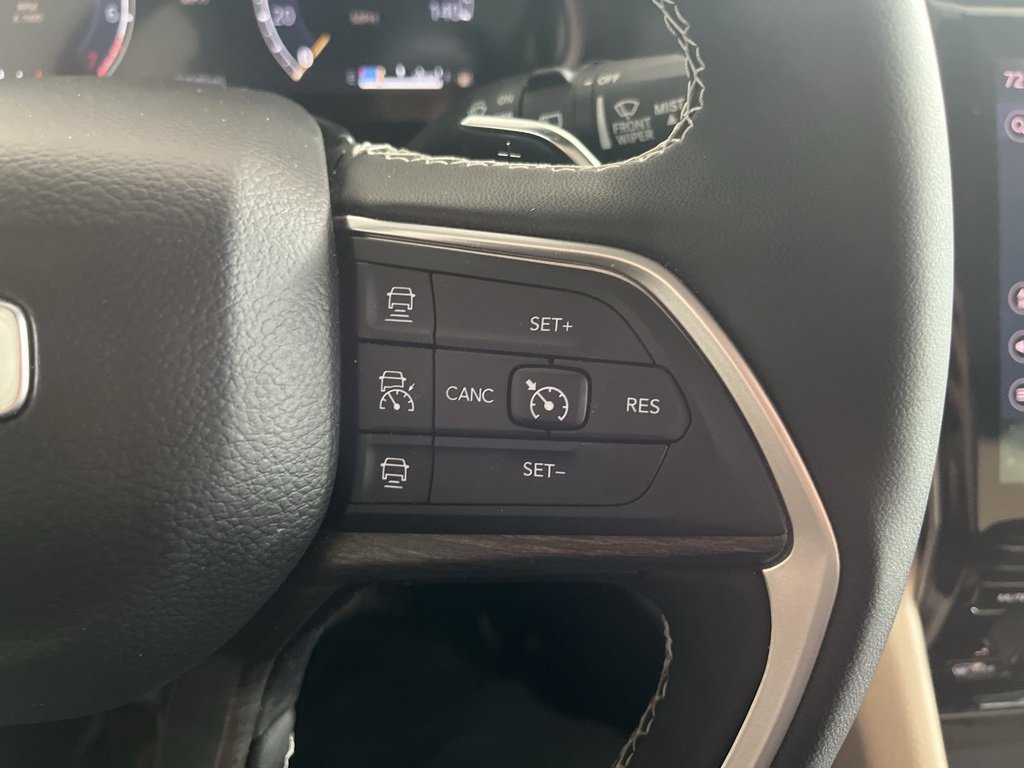 Used 2024 Jeep Grand Cherokee Limited w/ Luxury Tech Group II image 34