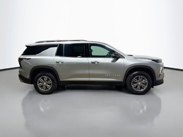 New 2027 Chevrolet Traverse LT w/ LPO, Floor Liner Package FWD image 6