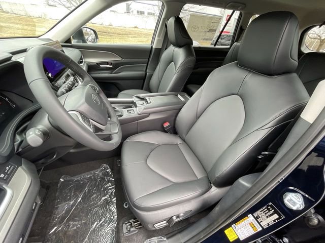 New 2026 Toyota Grand Highlander XLE image 14