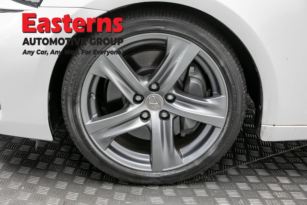 Used 2018 Lexus IS 300 AWD image 32