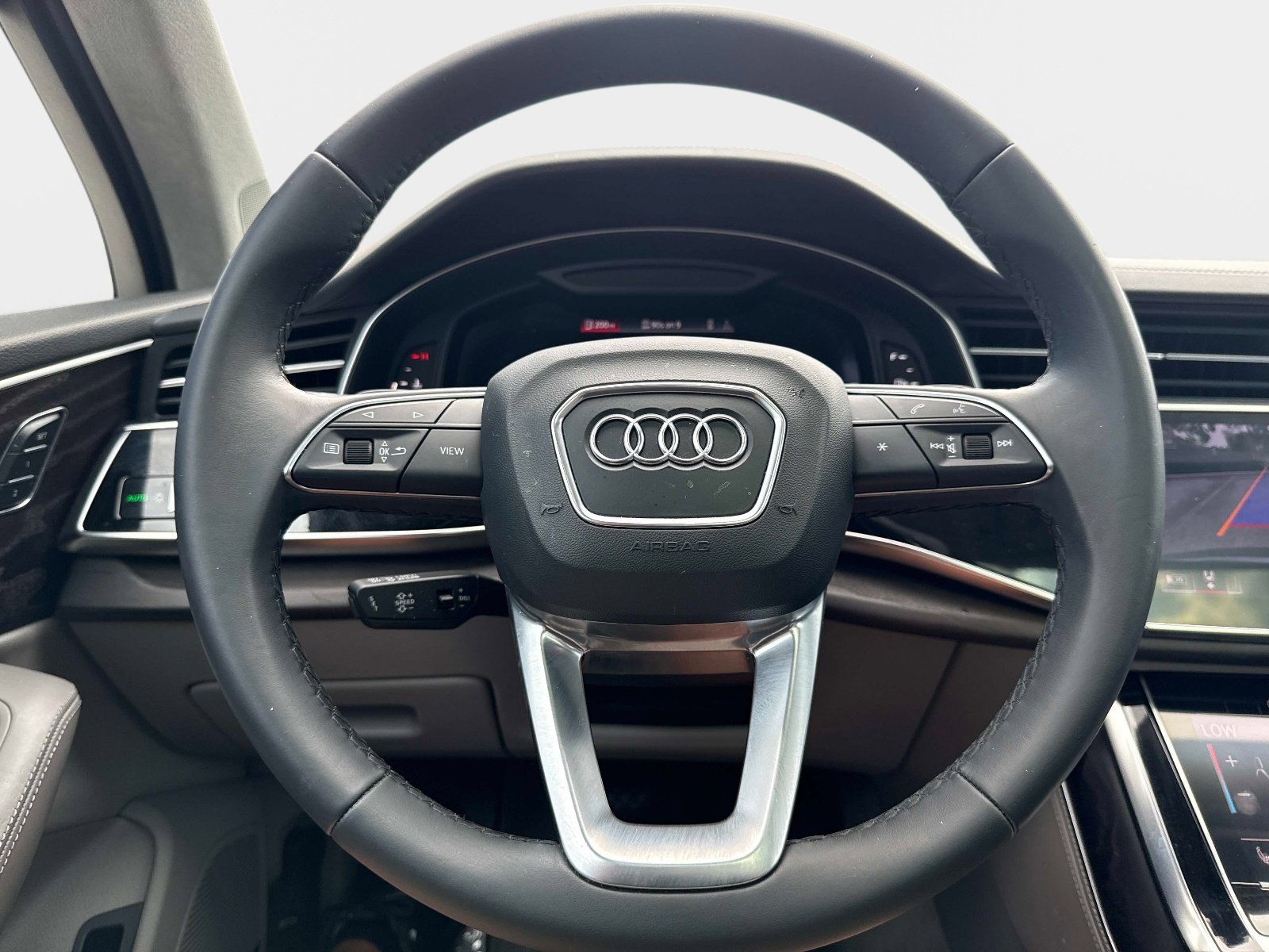 Used 2022 Audi Q7 3.0T Prestige image 30