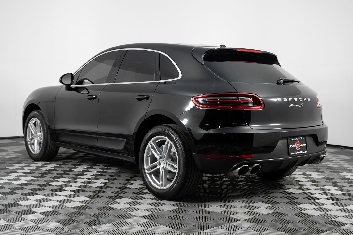 Used 2016 Porsche Macan S image 4