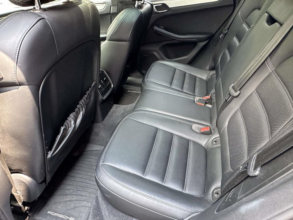 Used 2016 Porsche Macan Turbo AWD/4WD image 13