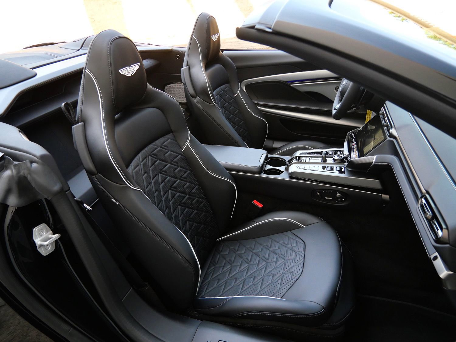 New 2026 Aston Martin Vanquish Convertible image 12