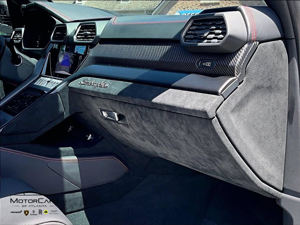 Used 2024 Lamborghini Urus Performante AWD/4WD image 15