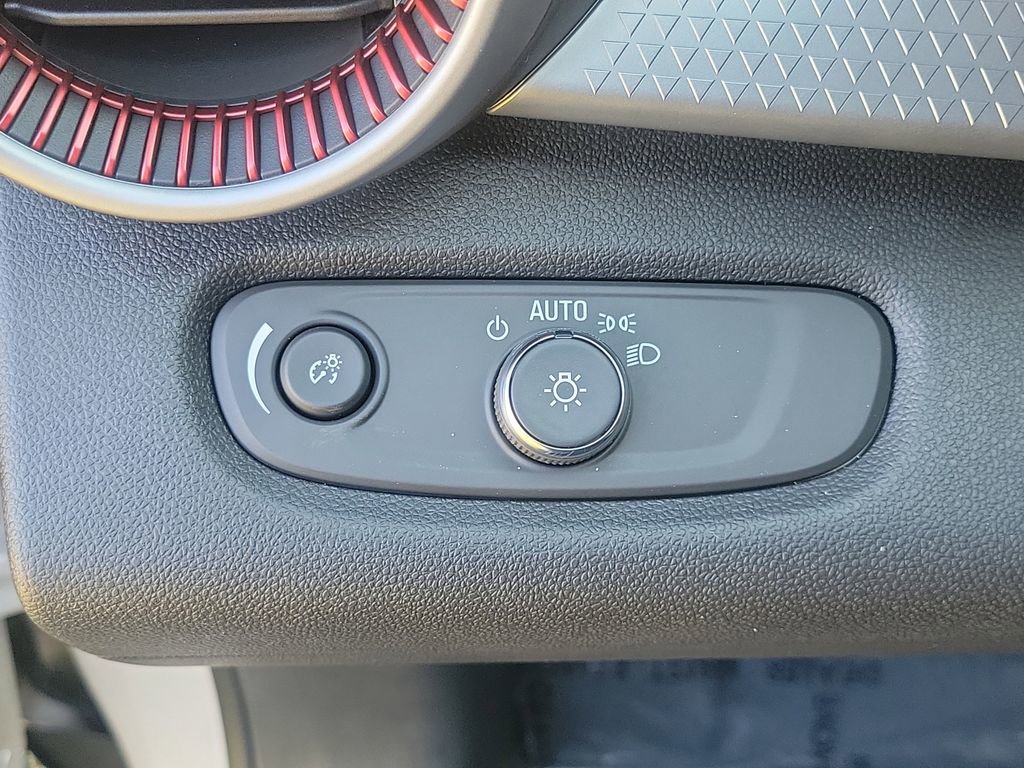 New 2026 Chevrolet Trax RS w/ Sunroof Package image 21