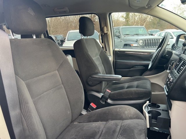 Used 2017 Dodge Grand Caravan SE image 12