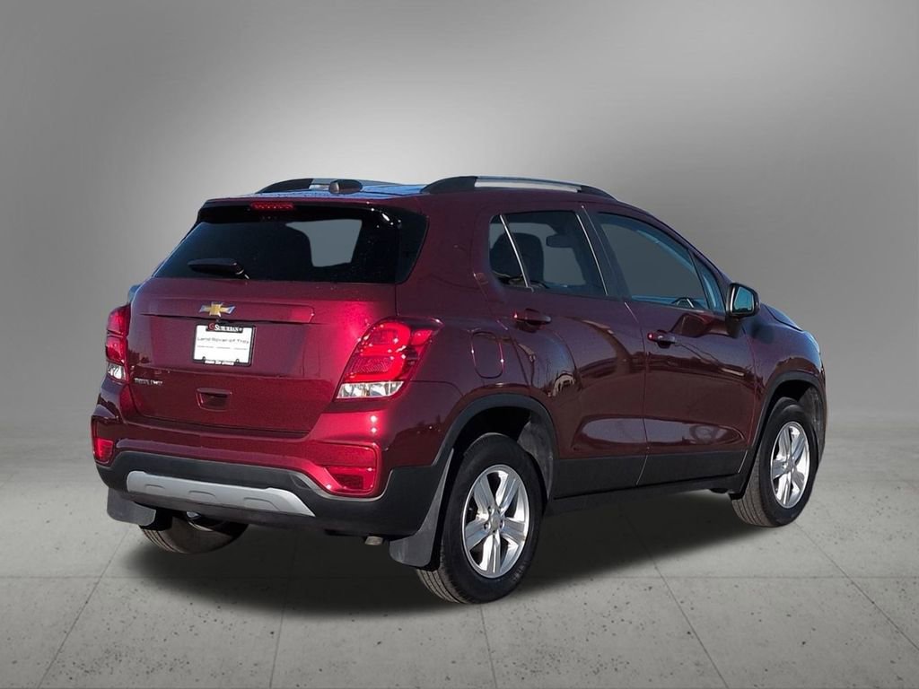 Used 2022 Chevrolet Trax LT w/ LT Convenience Package image 8