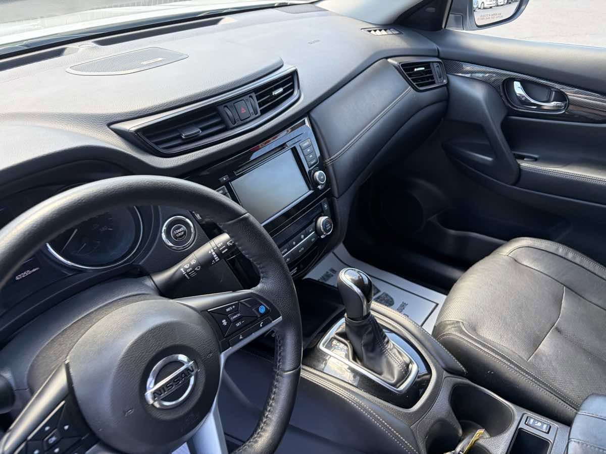 Used 2020 Nissan Rogue SL AWD/4WD image 13