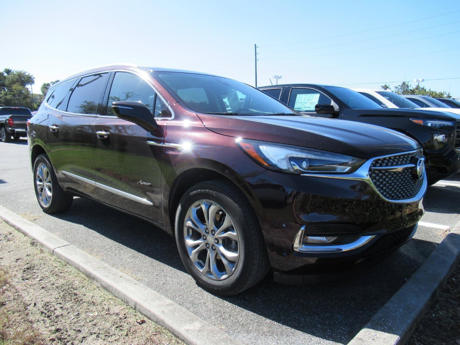 Used 2021 Buick Enclave Avenir w/ Avenir Technology Package FWD image 1