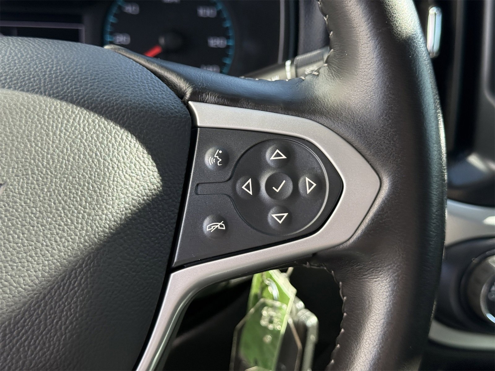 Used 2021 Chevrolet Colorado LT w/ Safety Package image 25