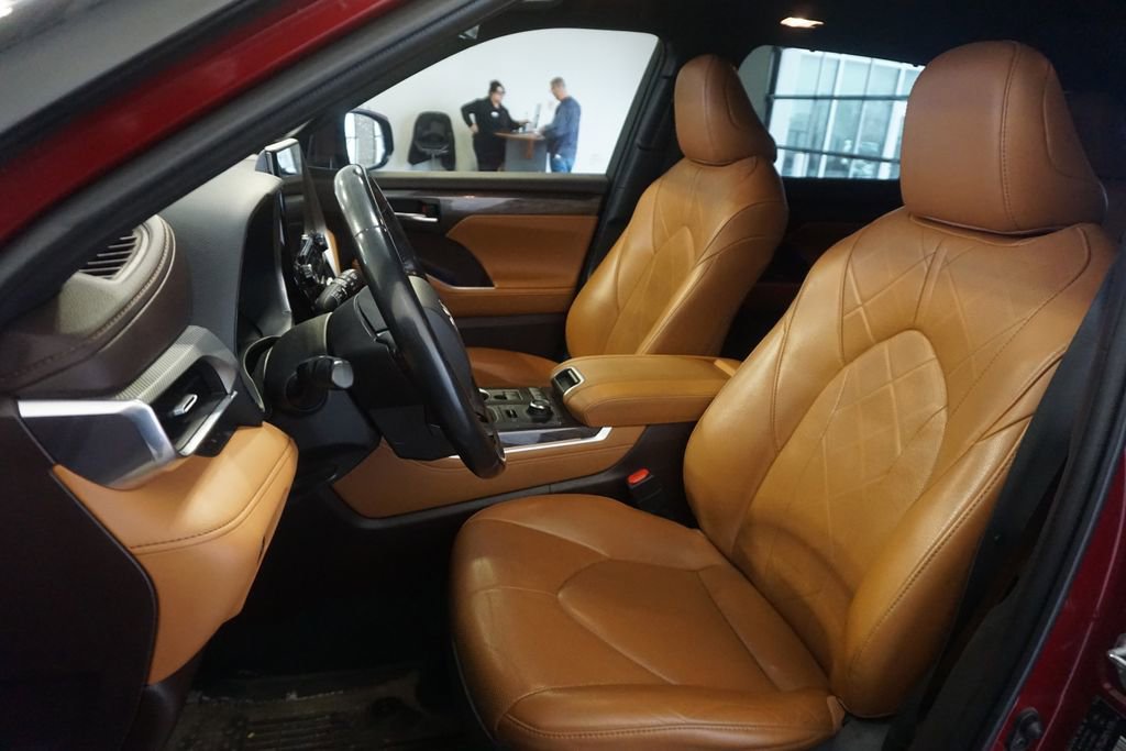 Used 2020 Toyota Highlander Platinum image 20
