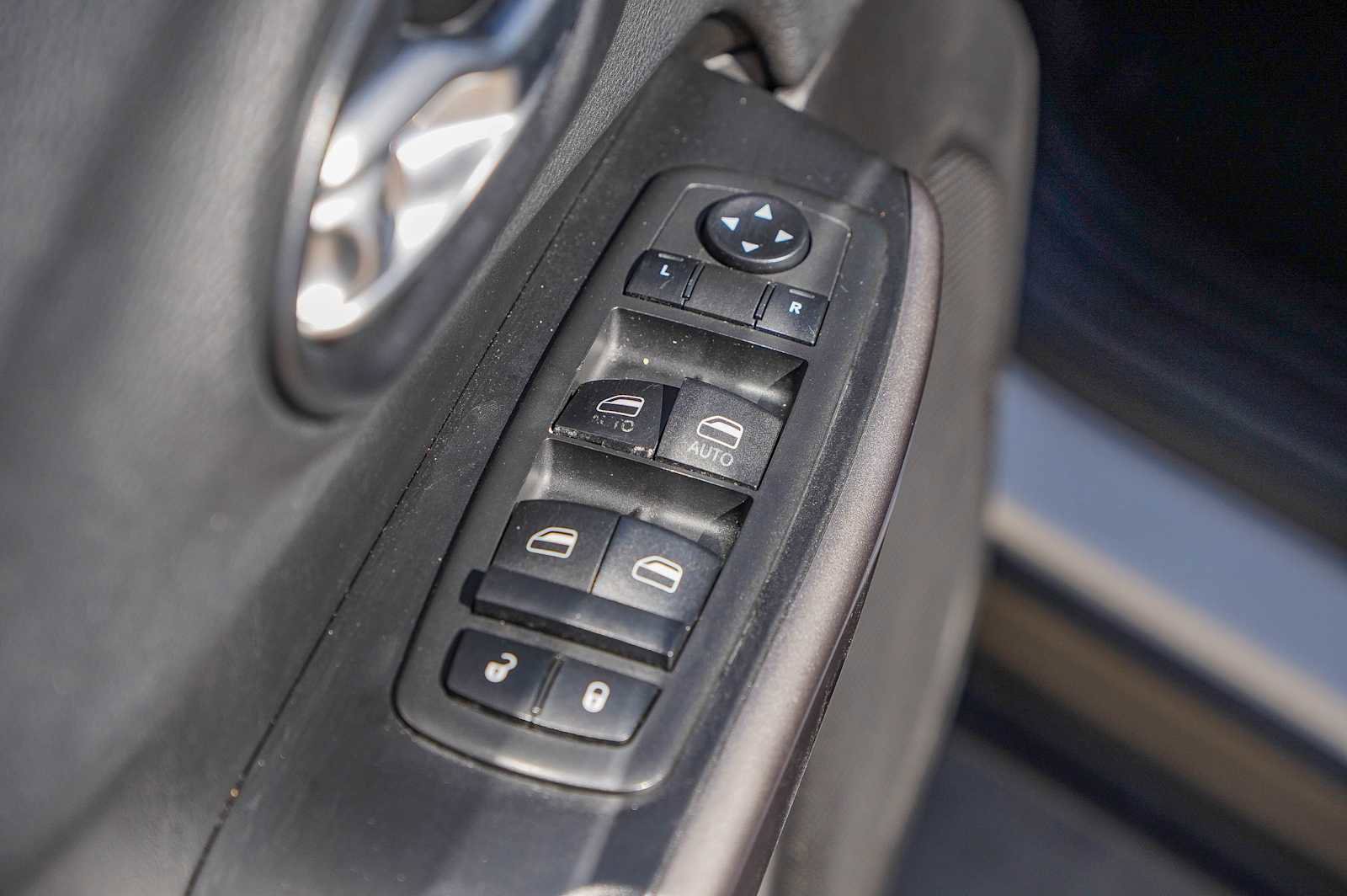 Used 2019 Jeep Cherokee Latitude Plus image 19