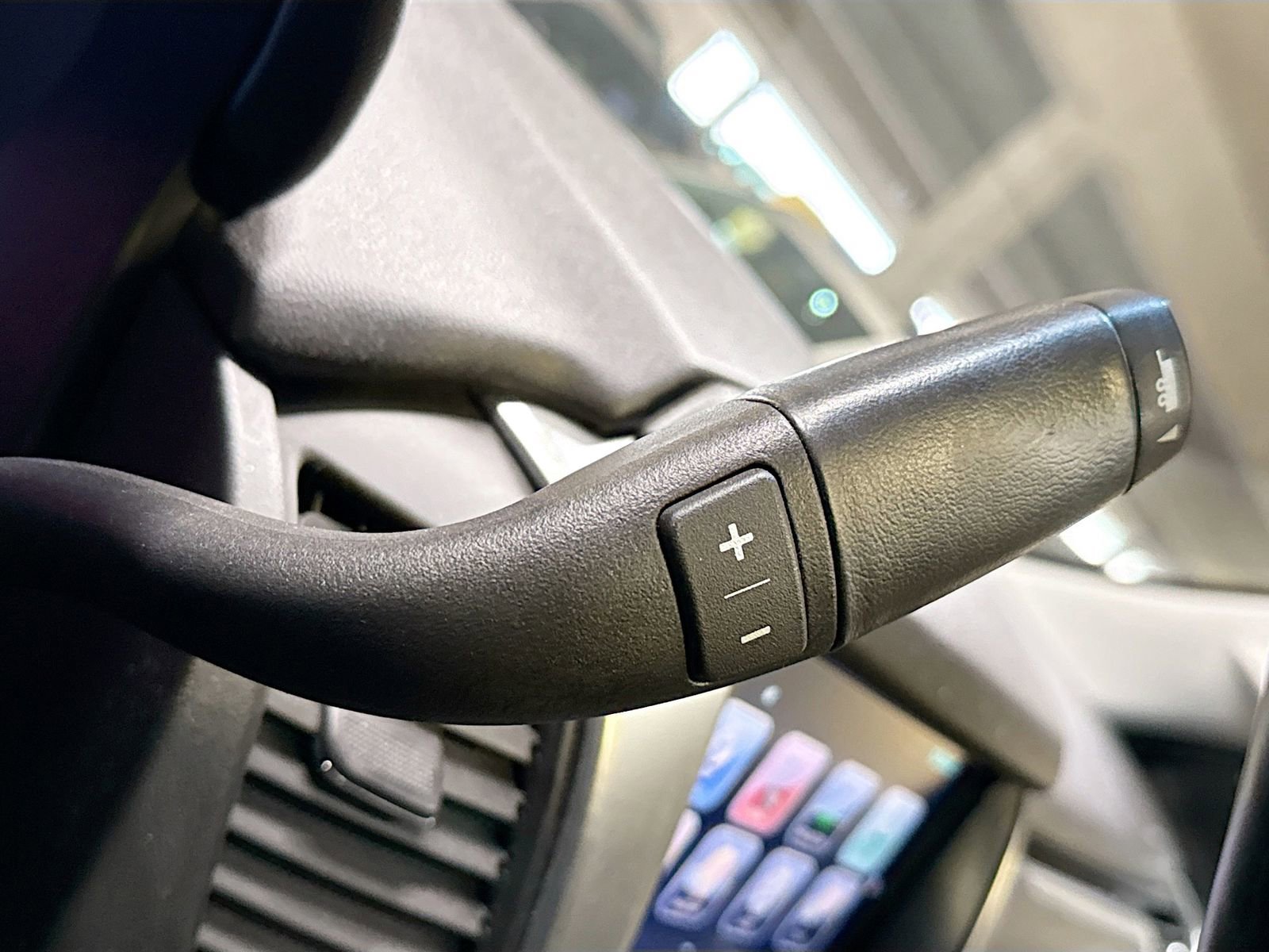 Used 2017 Chevrolet Suburban Premier image 20