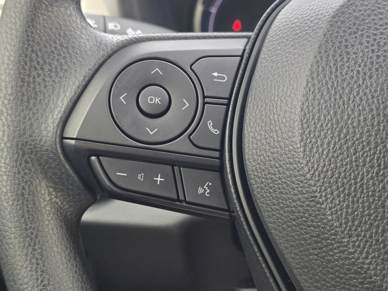 Certified 2025 Toyota RAV4 XLE AWD/4WD image 31