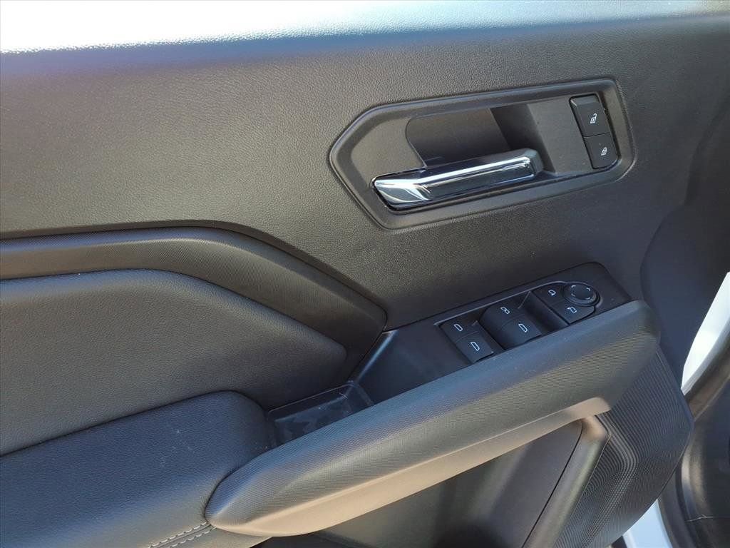 Used 2025 Chevrolet Colorado LT w/ Advanced Trailering Package image 12
