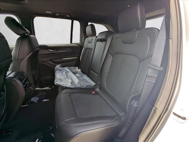 New 2025 Jeep Grand Cherokee Altitude image 15