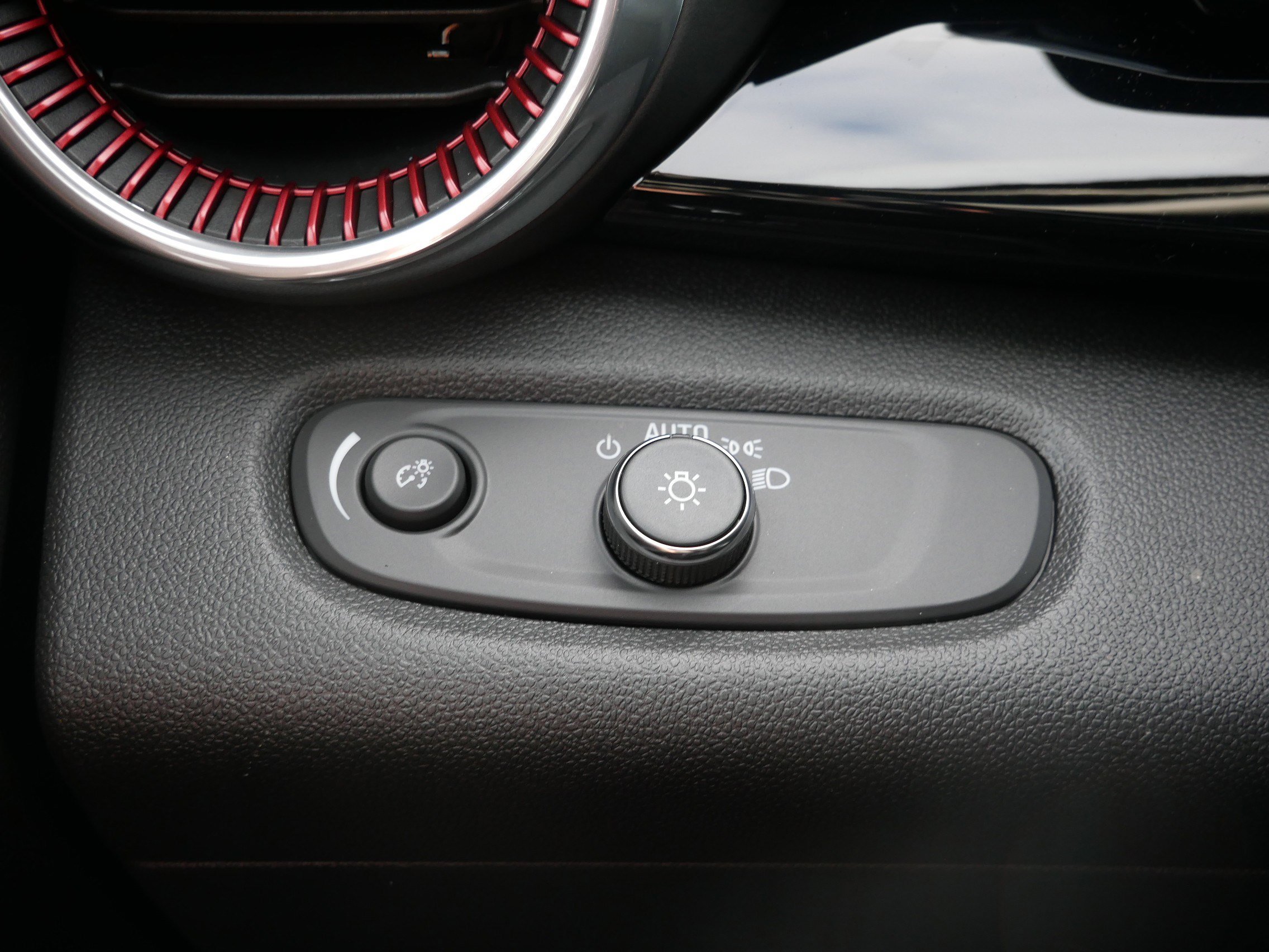 New 2026 Chevrolet Trax RS w/ Sunroof Package image 22