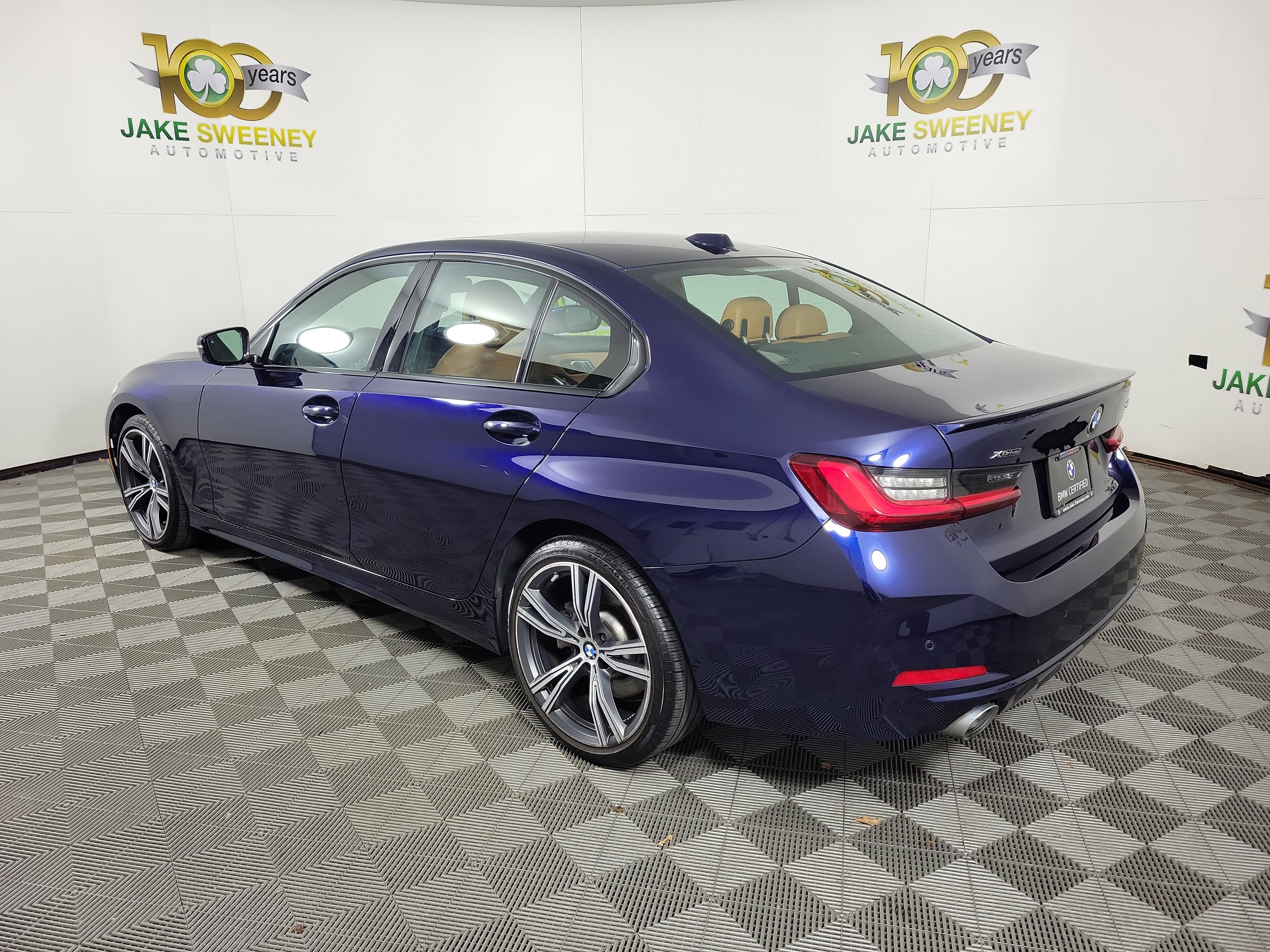 Certified 2023 BMW 330i xDrive Sedan w/ Premium Package image 5