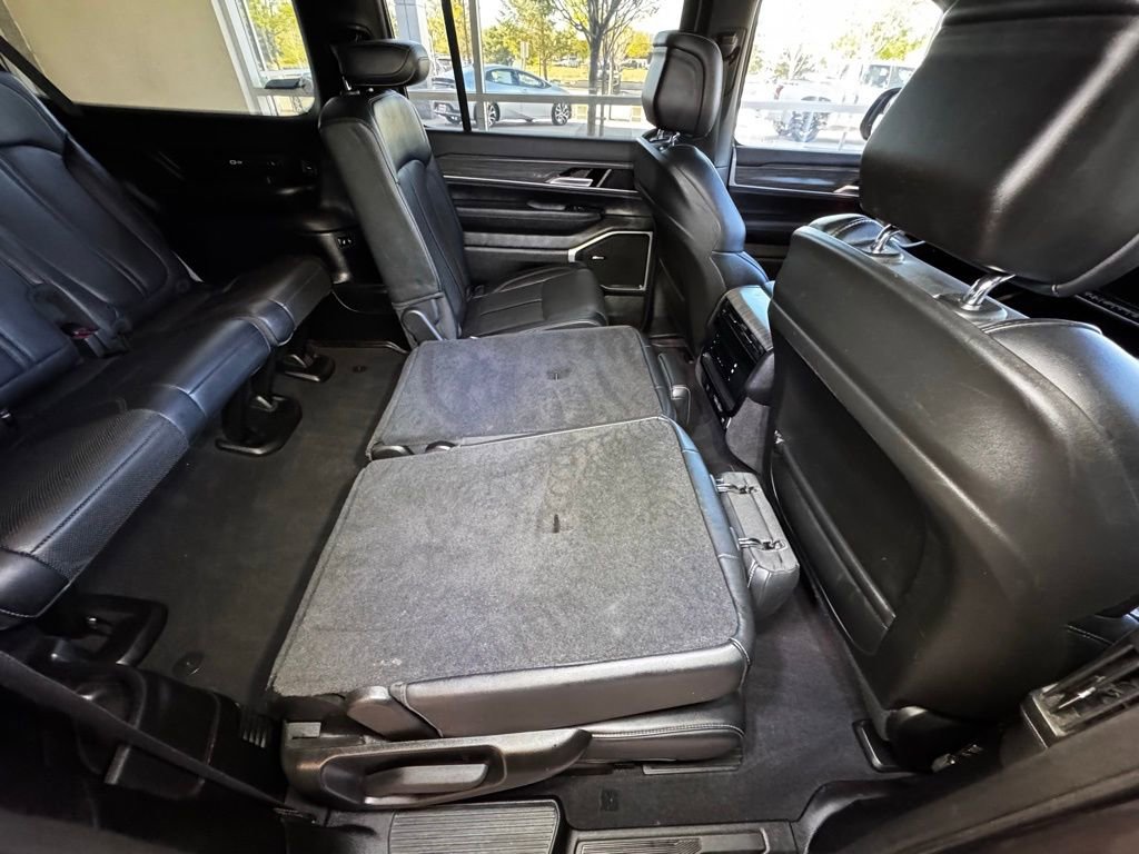 Used 2024 Jeep Wagoneer L Series II w/ Flexible Seating Group AWD/4WD image 53