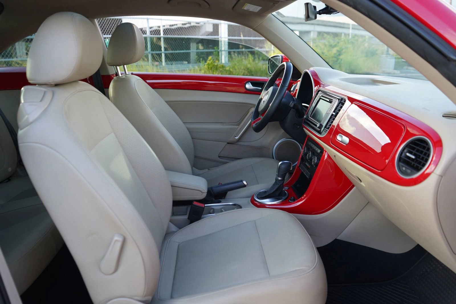 Used 2019 Volkswagen Beetle 2.0T SE image 21