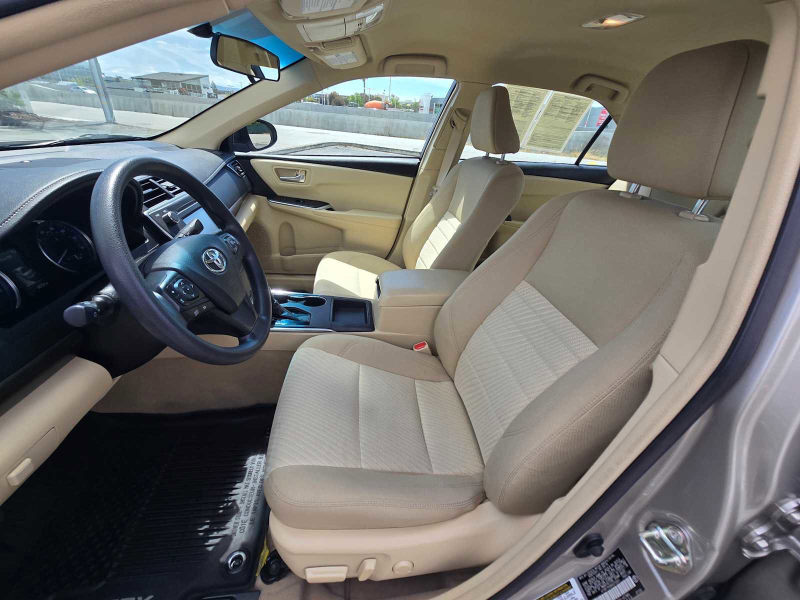 Used 2017 Toyota Camry LE image 24