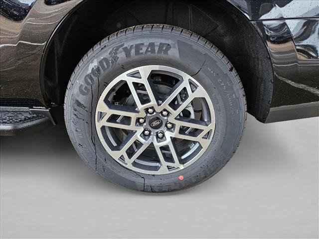 New 2026 Ford Expedition Active RWD image 10