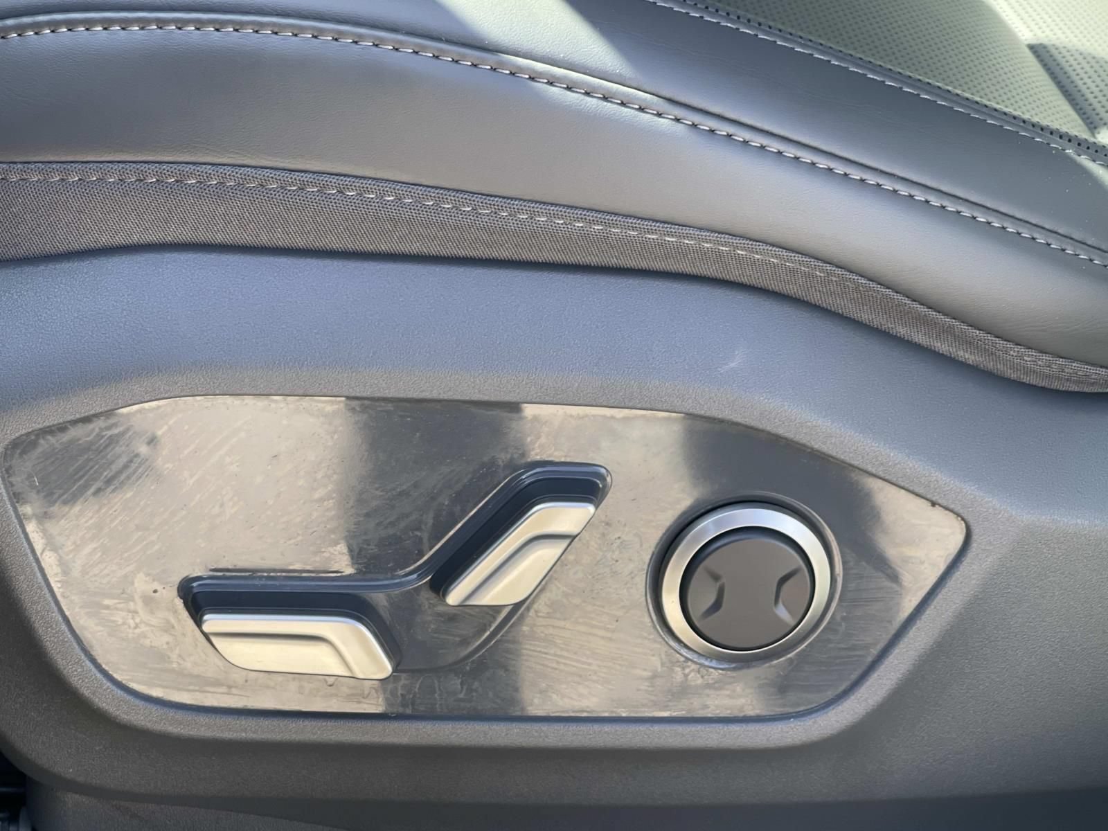 Used 2024 Kia EV9 Light Long Range RWD image 17
