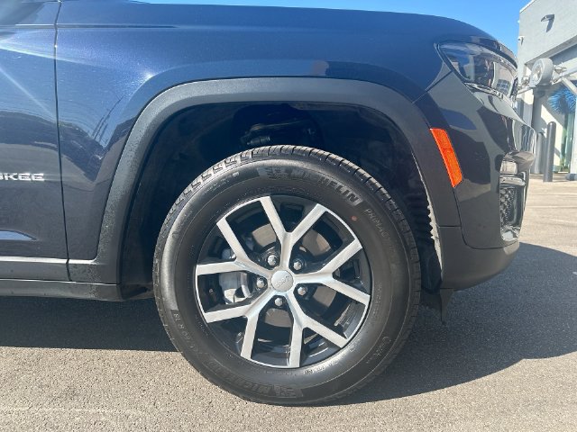 Used 2024 Jeep Grand Cherokee Limited AWD/4WD image 13