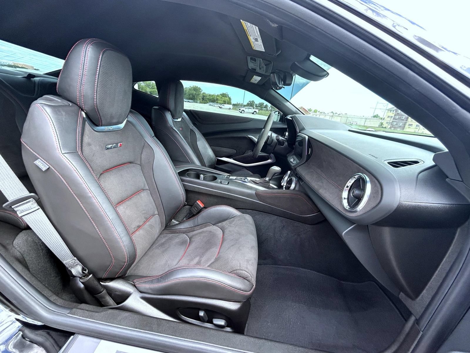 Used 2022 Chevrolet Camaro ZL1 RWD image 16