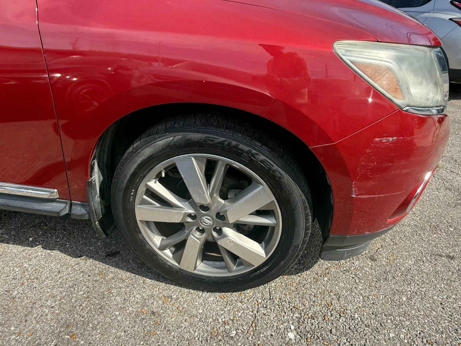 Used 2015 Nissan Pathfinder Platinum w/ Family Entertainment Package FWD image 10