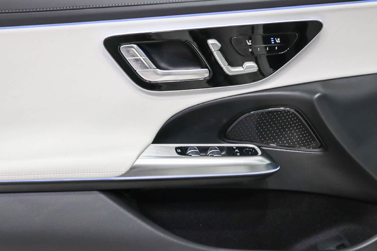 New 2027 Mercedes-Benz E 450 4MATIC Sedan image 25