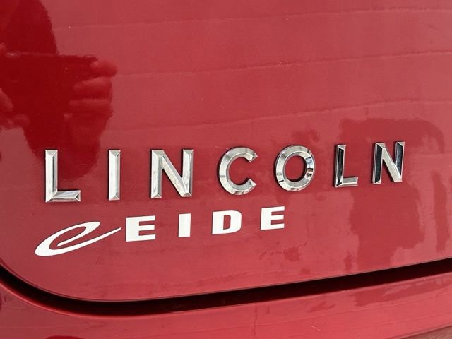 Used 2012 Lincoln MKT AWD image 27