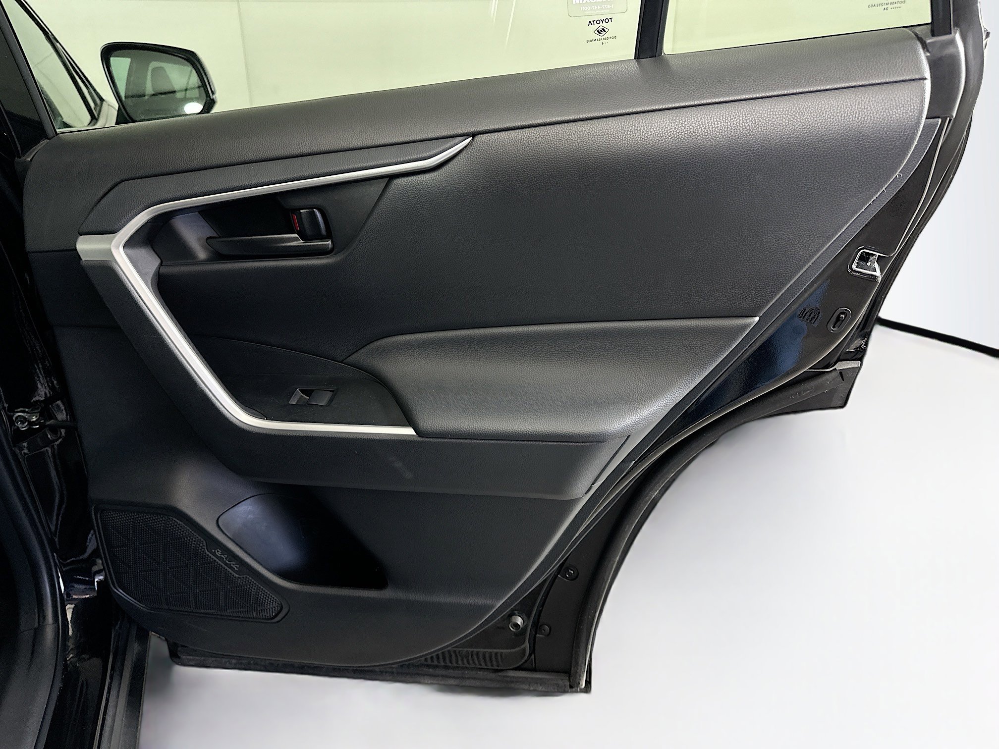 Used 2024 Toyota RAV4 LE image 29