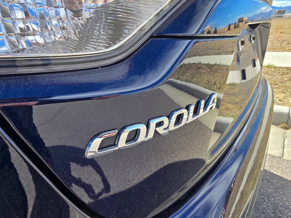 Used 2023 Toyota Corolla LE w/ Carpet Mat Package (TMS) image 11