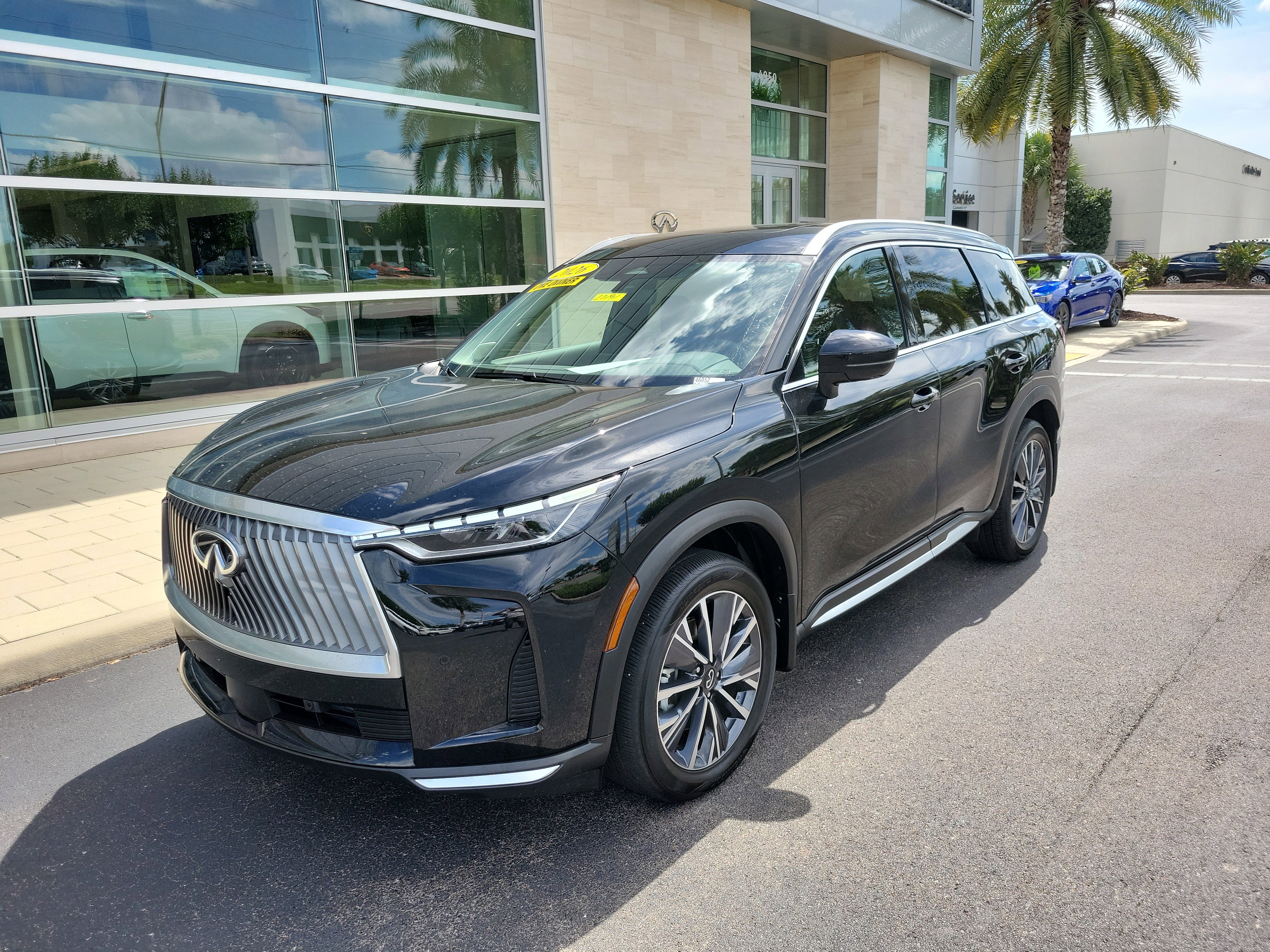 Certified 2026 INFINITI QX60 Luxe w/ Cargo Package FWD image 8