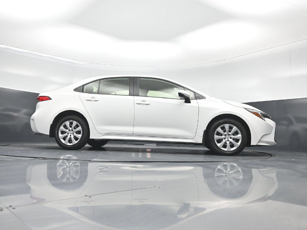 Used 2025 Toyota Corolla LE w/ Carpet Mat Package (TMS) FWD image 46