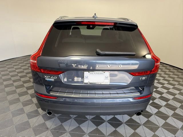 Used 2021 Volvo XC60 T5 Momentum w/ Climate Package image 5